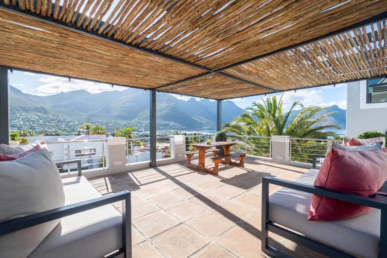 Hout & About Guest House Hout Bay Bagian luar foto