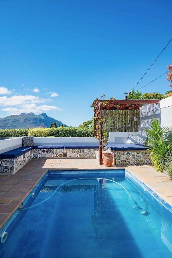 Hout & About Guest House Hout Bay Bagian luar foto