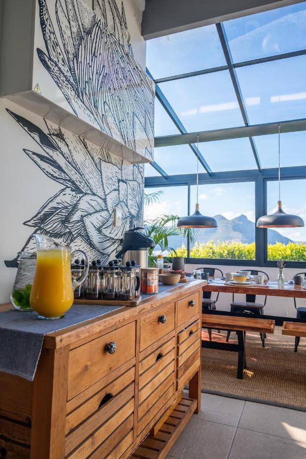 Hout & About Guest House Hout Bay Bagian luar foto